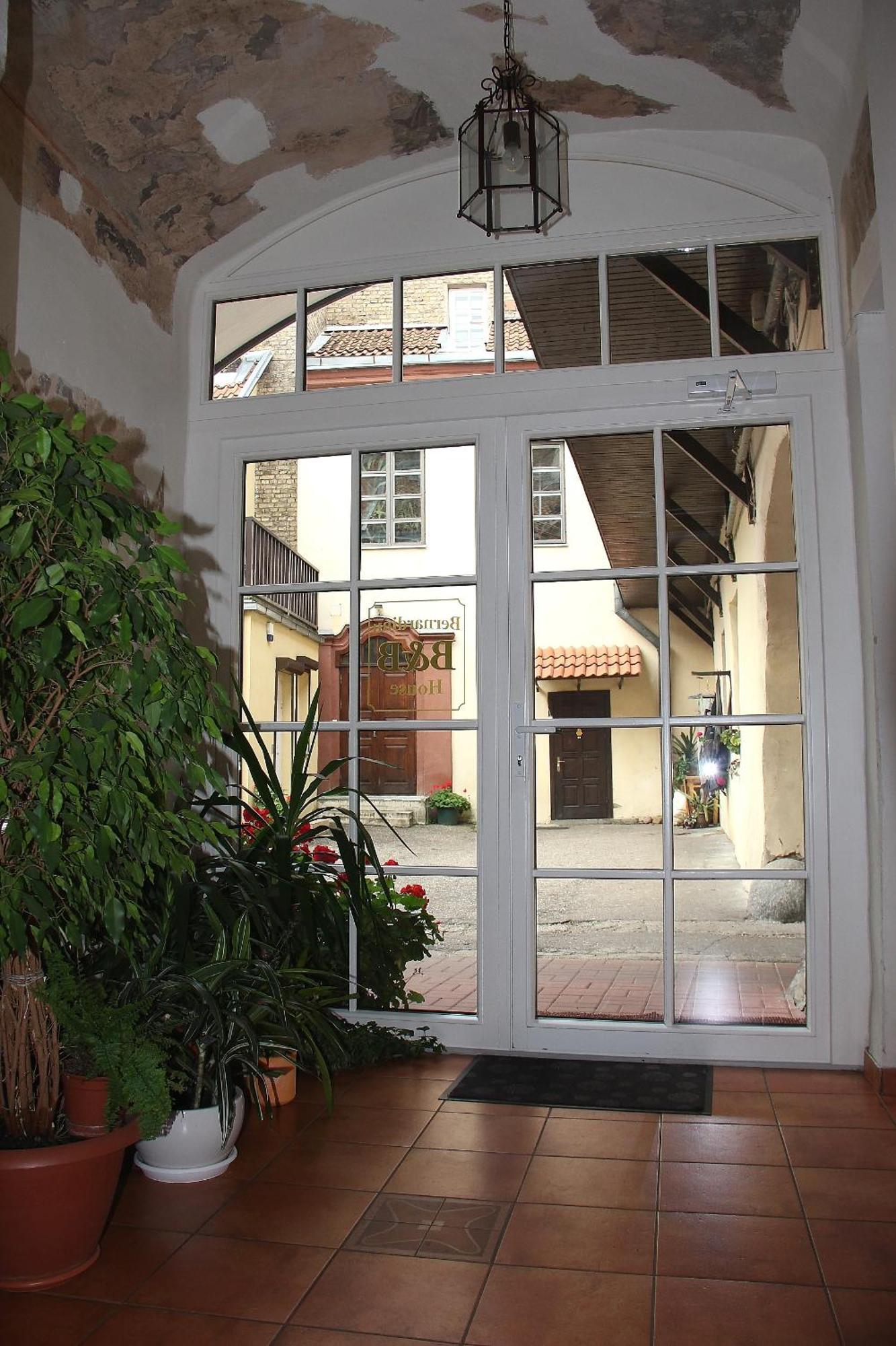 Bernardinu House