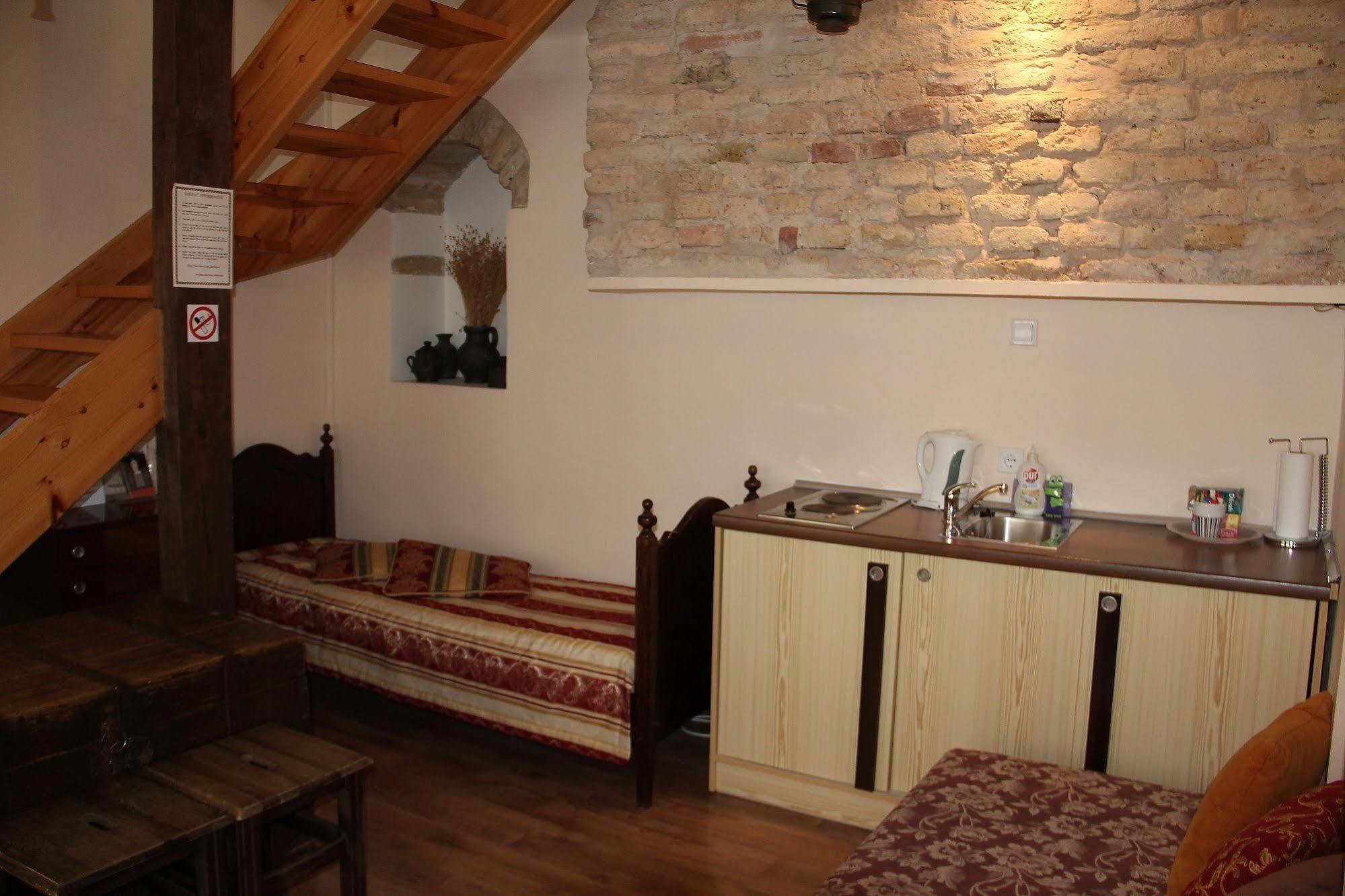 Bernardinu House Bed & Breakfast