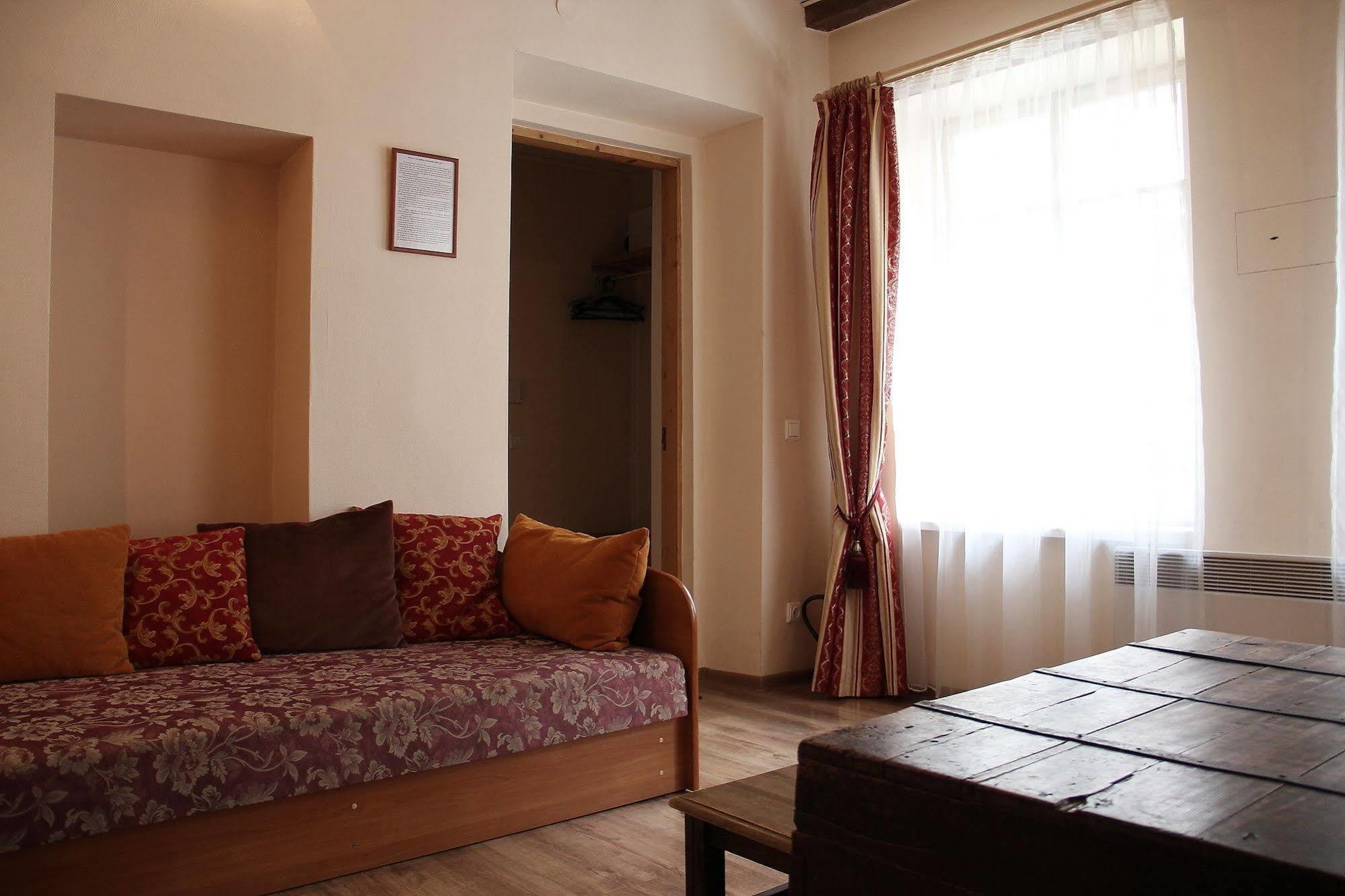 Bed & Breakfast Bernardinu House 2*