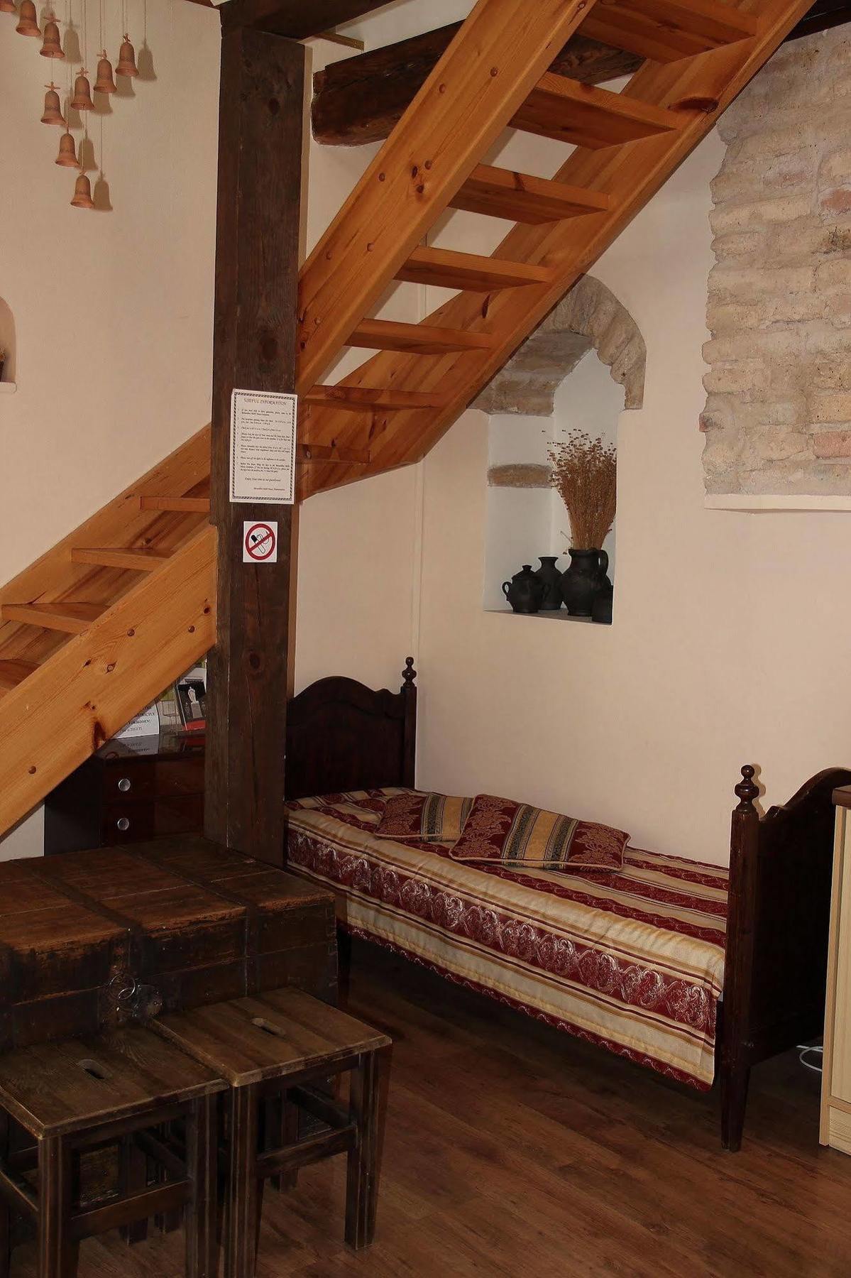 Bernardinu House 2*