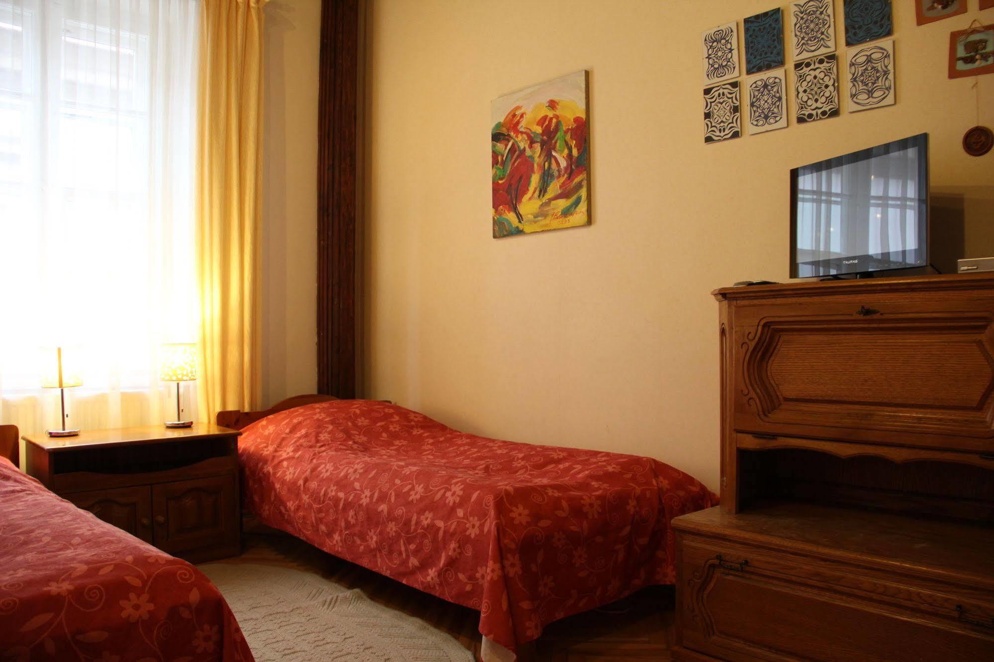 Bernardinu House 2*