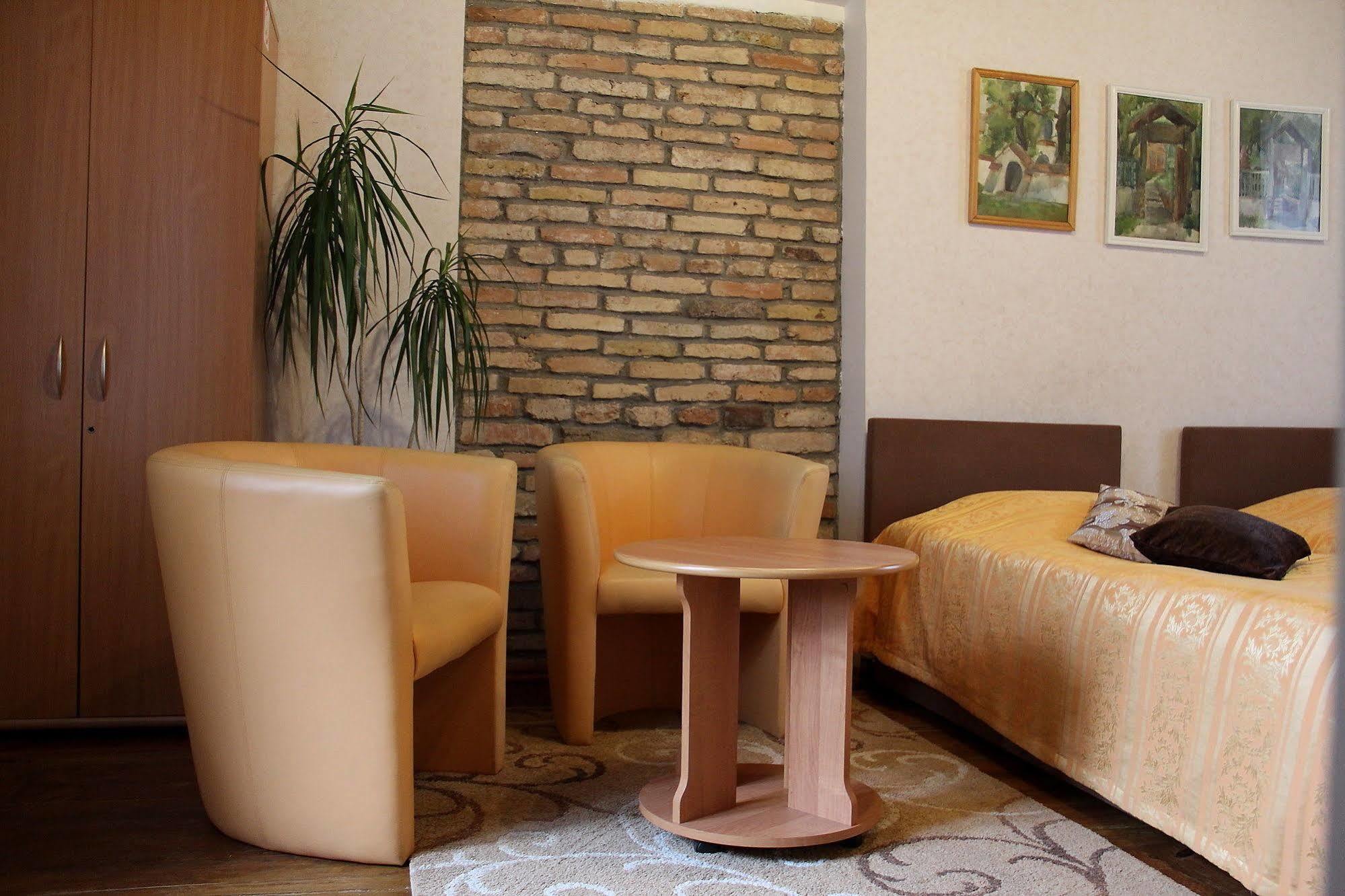 Bed & Breakfast Bernardinu House 2*